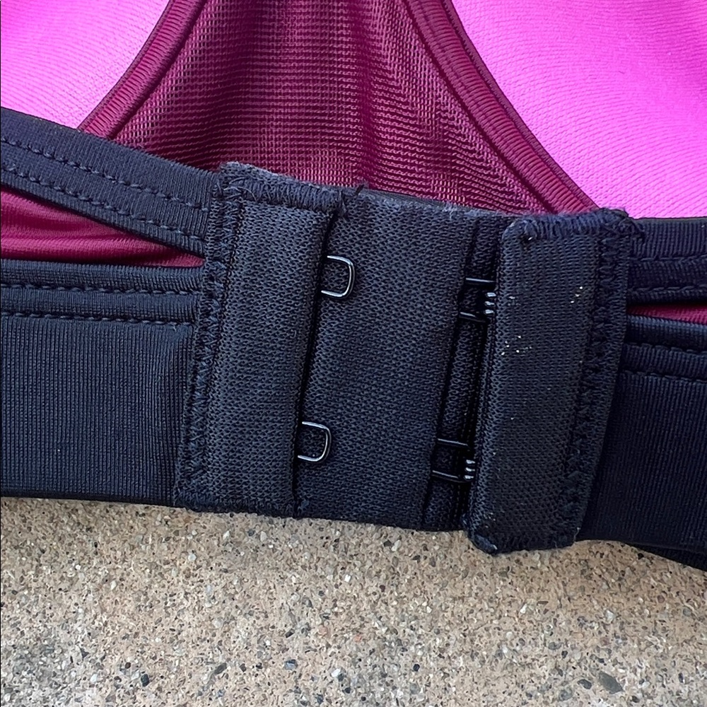 PINK Victoria's Secret Ultimate Maroon/Black Padded Sports Bra Women's Size M - Picture 5 of 8